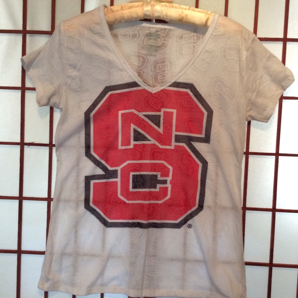 NC State Logo Short Sleeved V-Neck Tee
